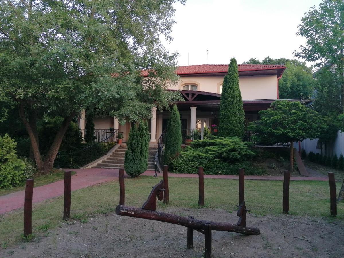 Staff House Bed & Breakfast Nyiregyhaza Luaran gambar