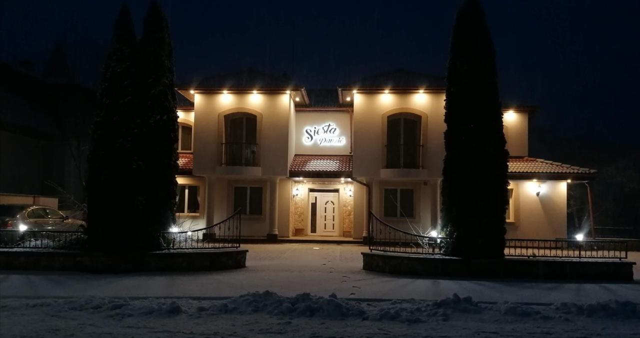 Staff House Bed & Breakfast Nyiregyhaza Luaran gambar