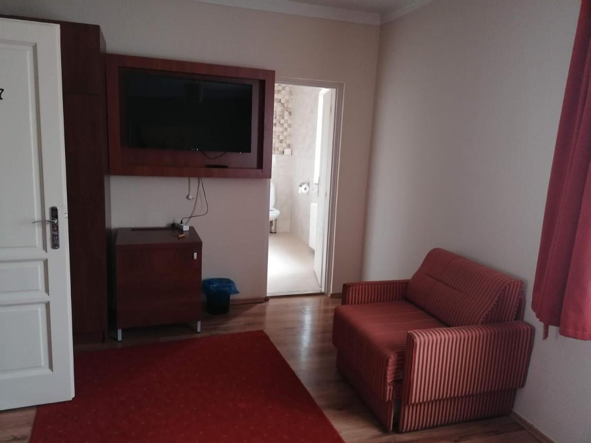 Staff House Bed & Breakfast Nyiregyhaza Luaran gambar