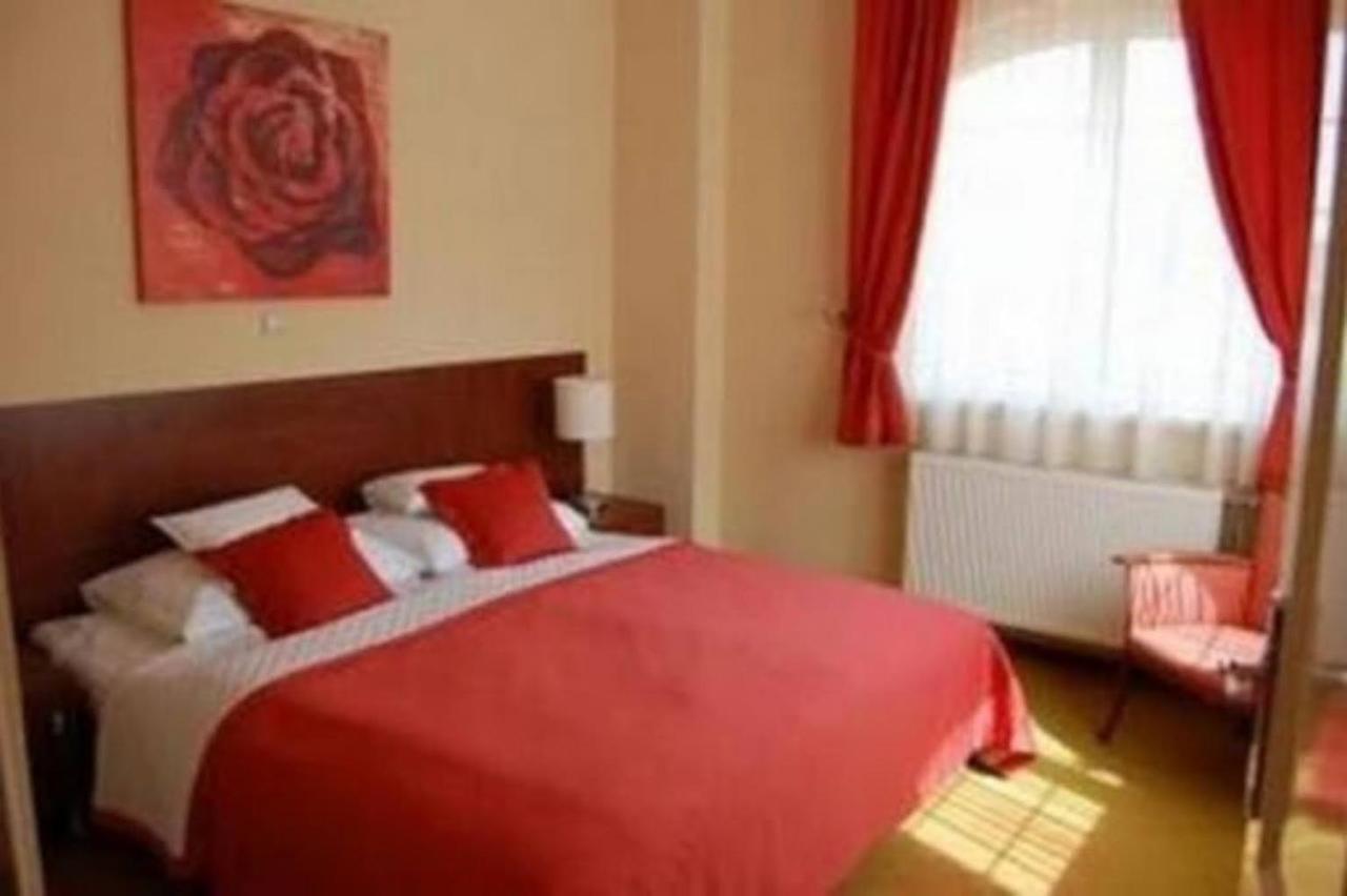 Staff House Bed & Breakfast Nyiregyhaza Luaran gambar